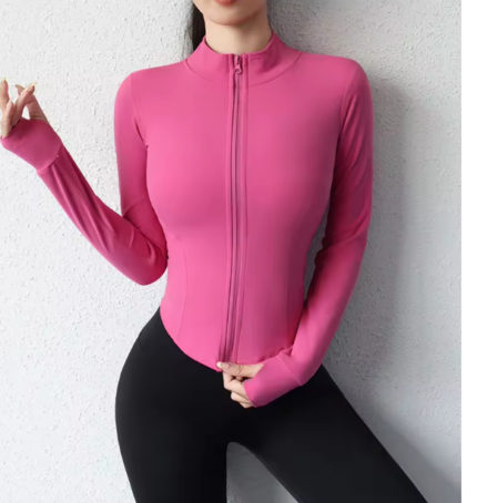 سترة نسائية قصيرة