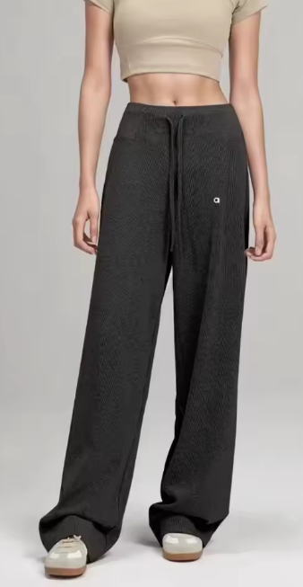 سويت بانتس نسائي